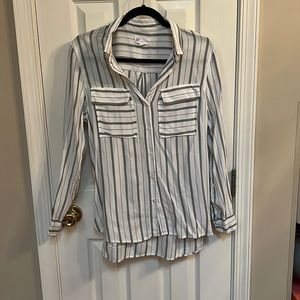 Gap Boyfriend fit button down top!